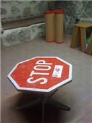 Stop table